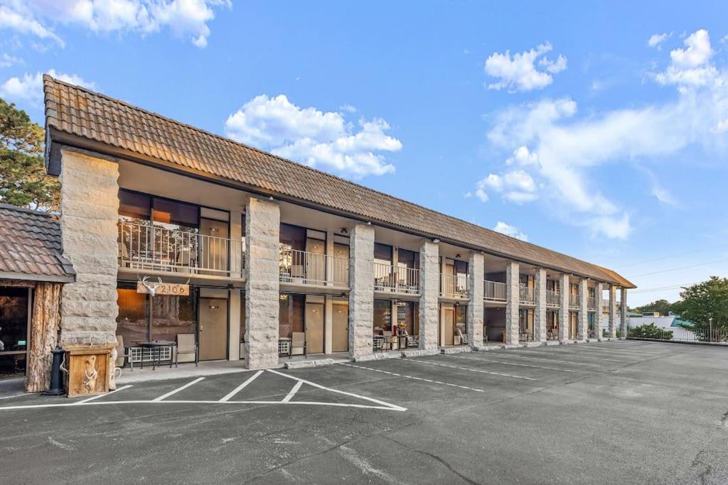 Stonegate Lodge 2 Queen Beds Wifi Tv Salt Water Pool Fire Pits #303 يوريكا سبرينغز المظهر الخارجي الصورة